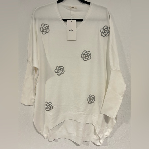 MOEWY White Silver Floral Embellished Sweater Size “Taille Unique” (One Size) - Picture 1 of 4